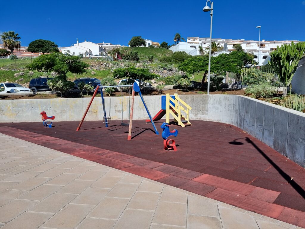 Parque infantil del parque Paraíso en la actualidad (1)