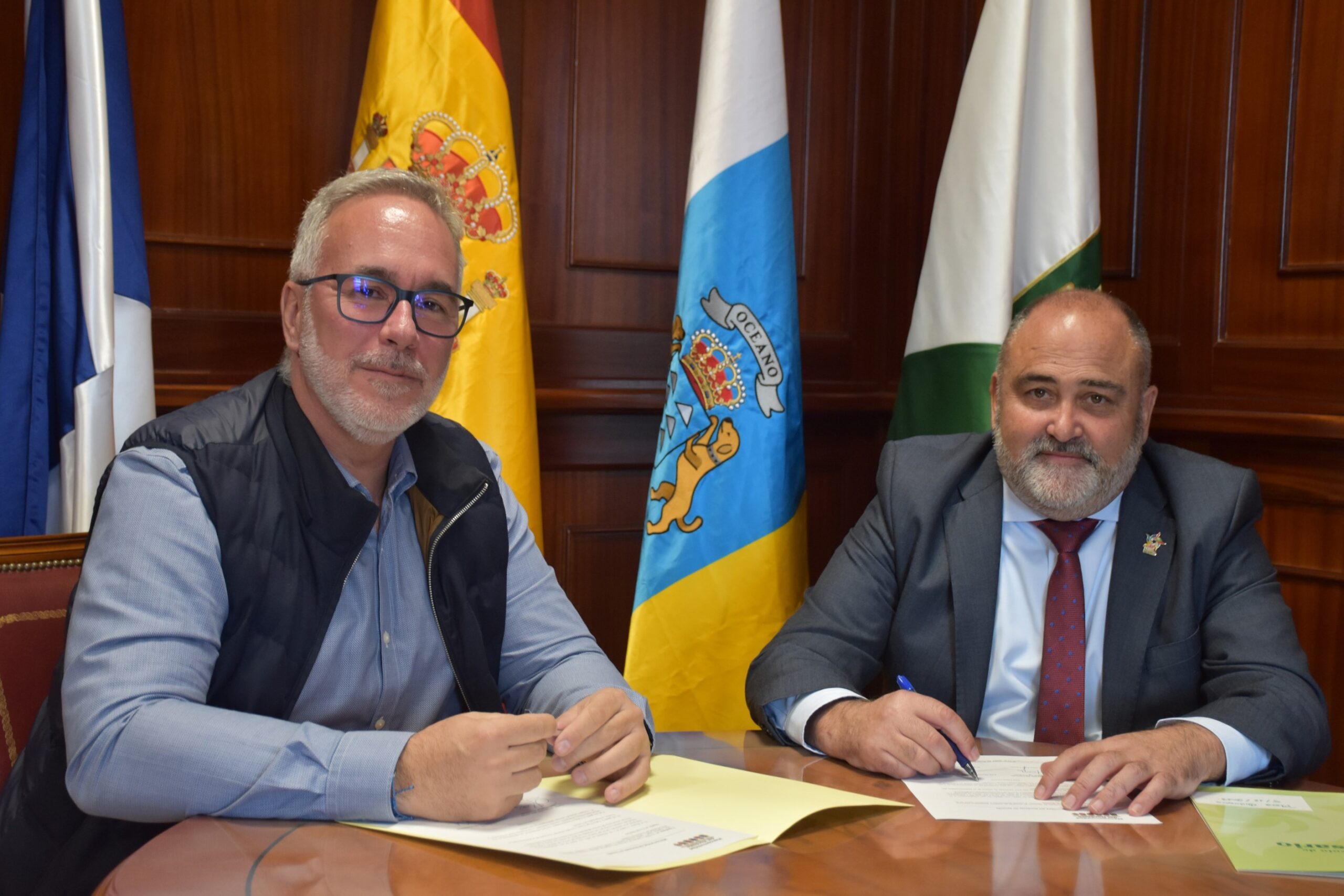 Entra en vigor el nuevo contrato de limpieza y recogida de residuos de ...