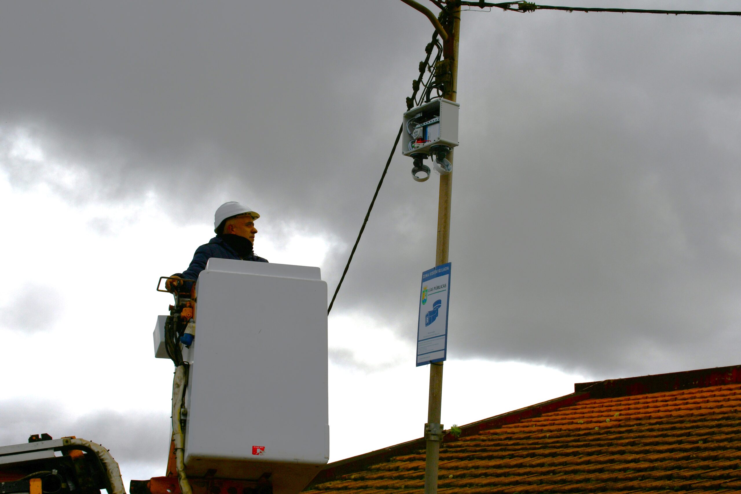 Instalación cámaras calle El Sol (3)
