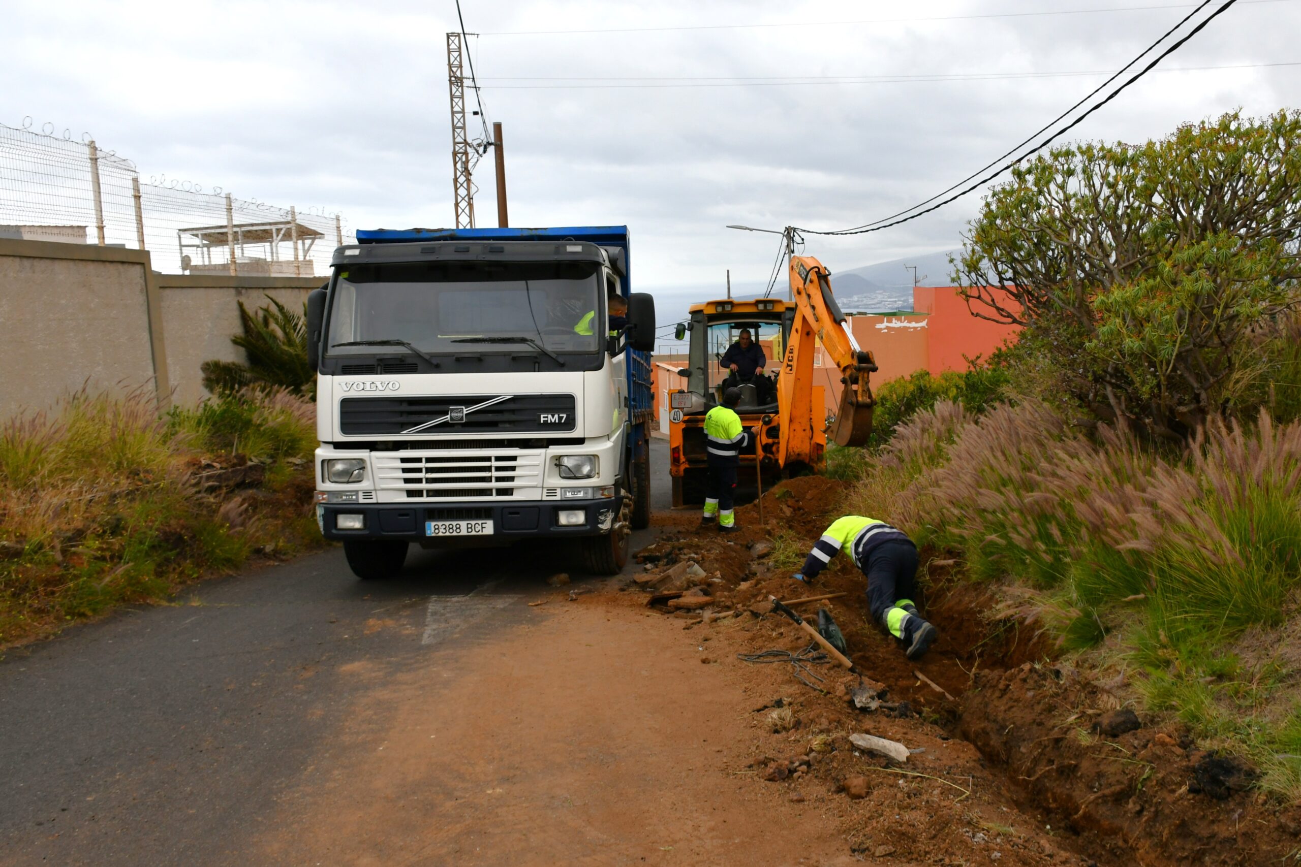 Obra de red hidráulica en camino El Madroño (3)