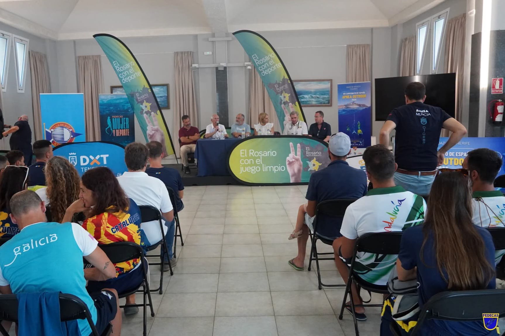 El acto de presentación contó con la participación del alcalde de El Rosario, Escolástico Gil, la consejera de Deportes del Cabildo de Tenerife, Yolanda Moliné, el vicepresidente de la Federación Española de Actividades Subacuáticas (FEDAS), Guillermo Ferreiro, el presidente y el vicepresidente de la Federación Canaria de Actividades Subacuáticas (FEDECAS), Luciano Cedrés y Ángel Botrán respectivamente, y el concejal de Deportes del Ayuntamiento de El Rosario Juan Jesús del Rosario , en conjunto de los atletas de varias comunidades 